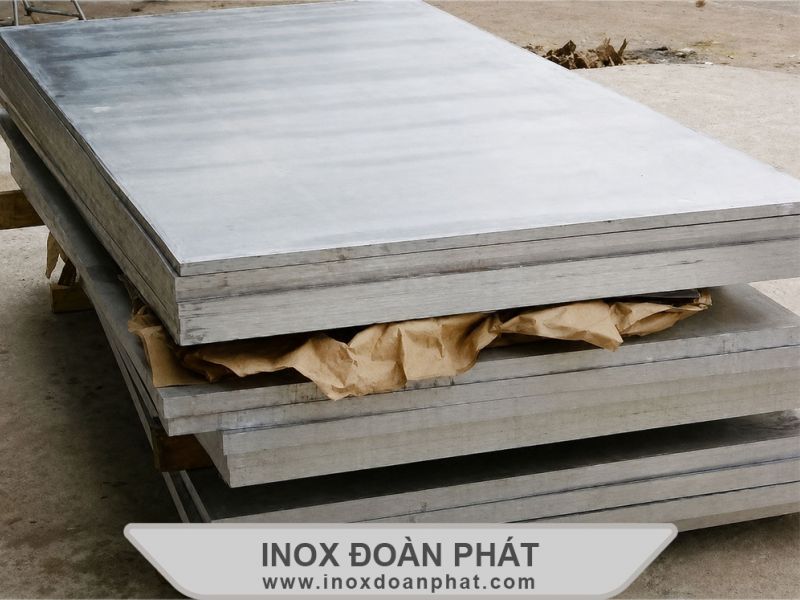 Cuộn inox với tấm inox có gì khác? Bí quyết chọn đúng vật liệu